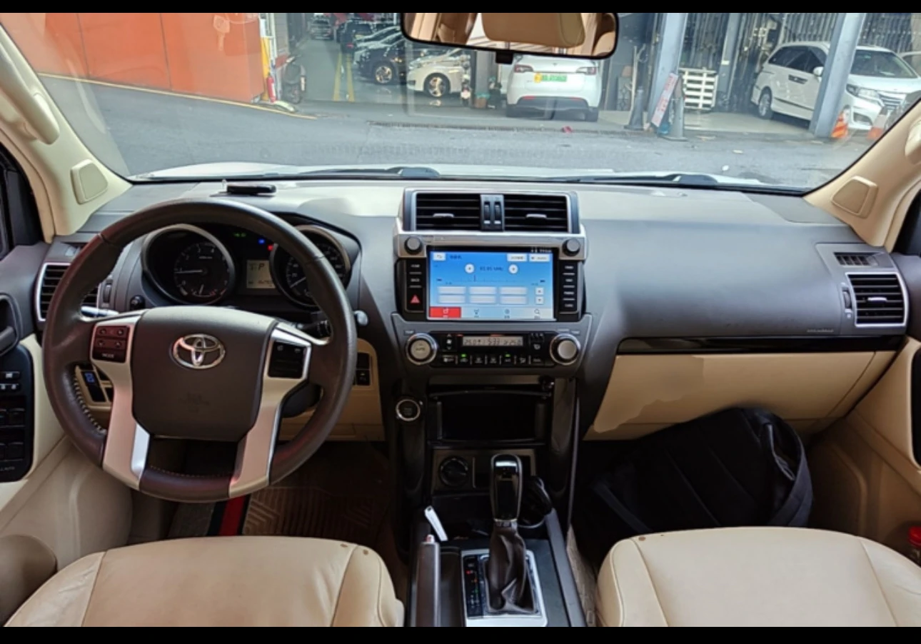 Toyota Prado 4WD - interior