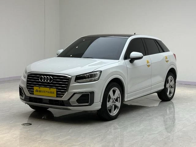 Audi Q2L 35 TFSI Fashion Elegant