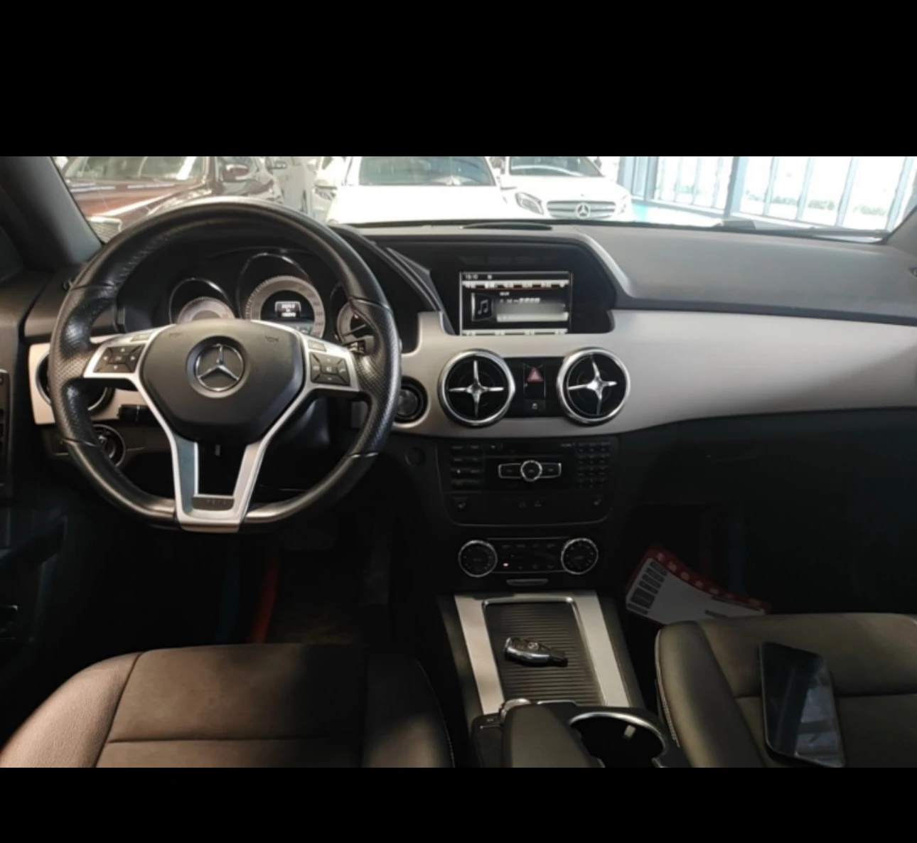 Mercedes-Benz GLK300 4MATIC Fashion Ultimate Edition - interior