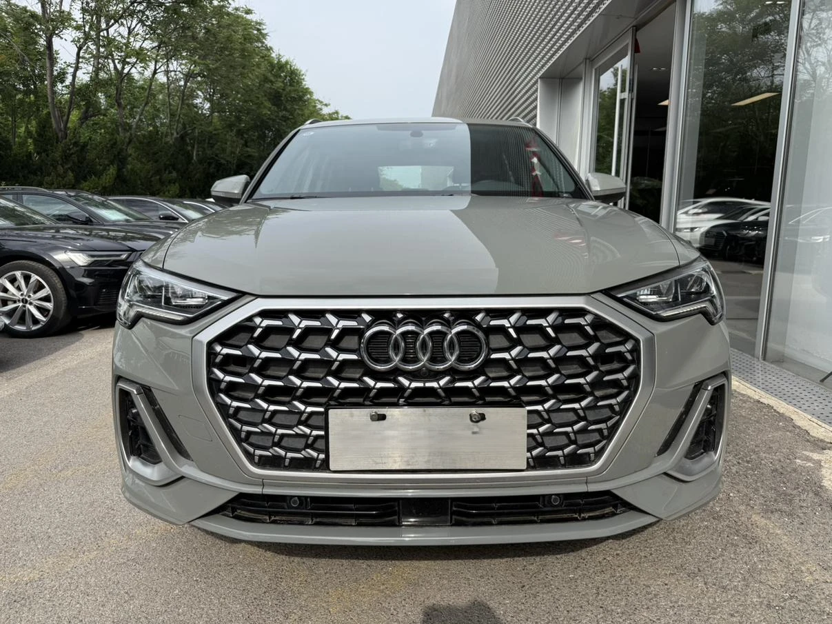 Audi Q3 35 TFSI Fashion Dynamic (1.5T) - exterior