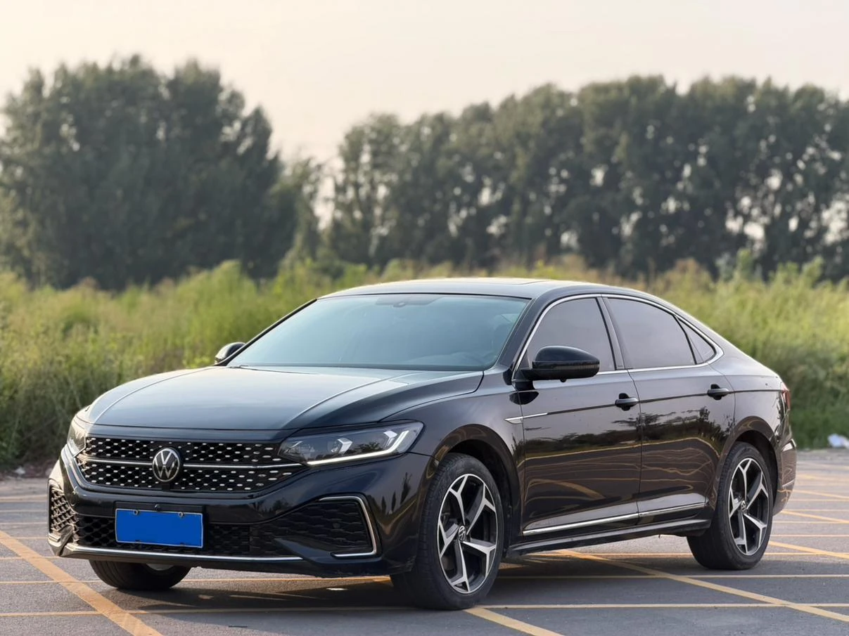 Volkswagen Passat 380TSI Luxury Edition