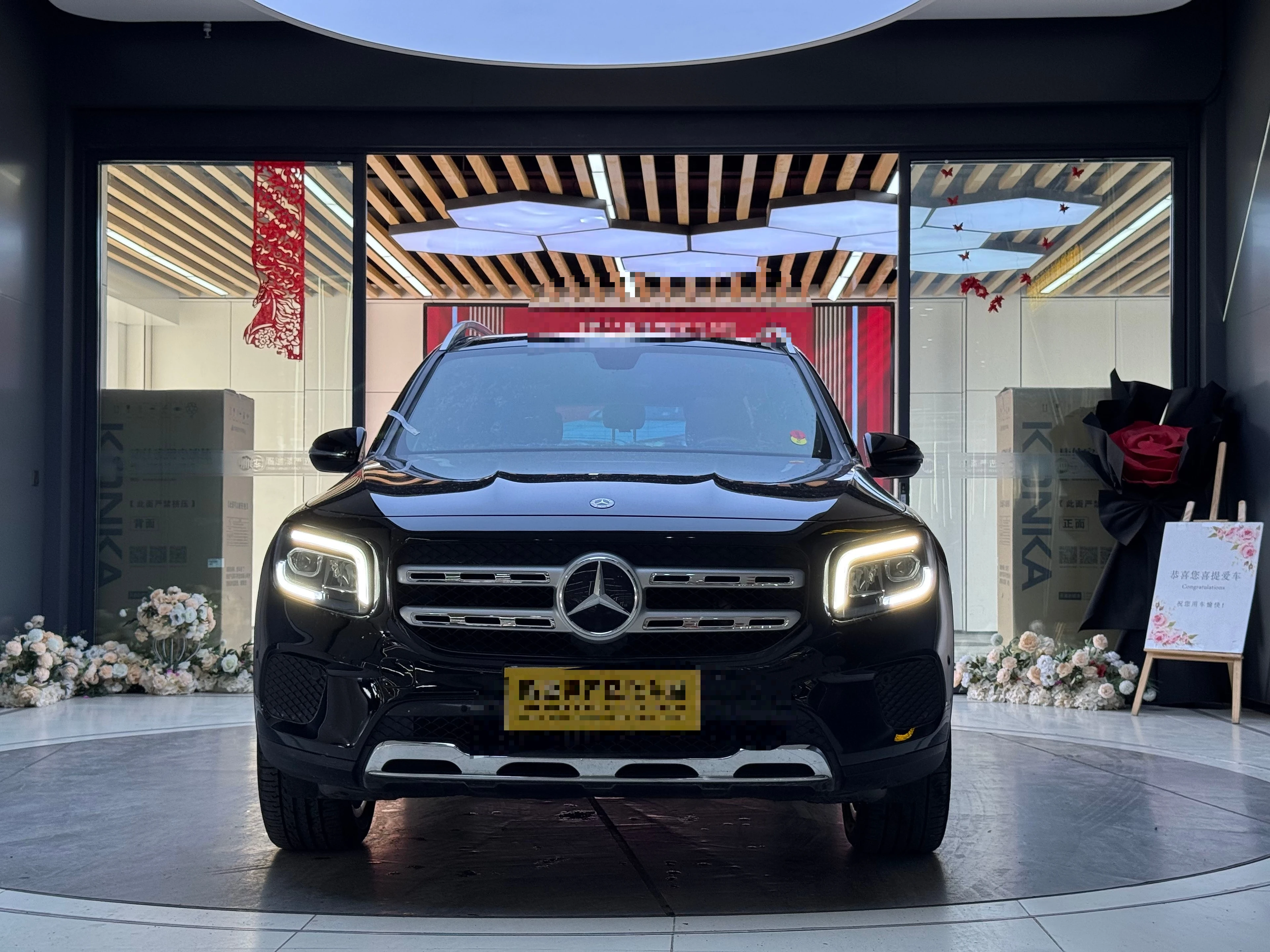 Mercedes-Benz GLB 200 - exterior