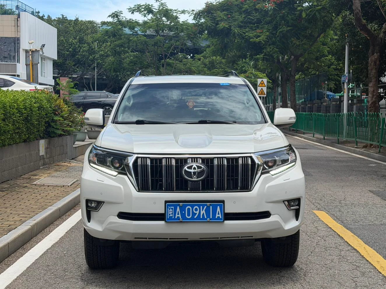 Toyota Prado - exterior