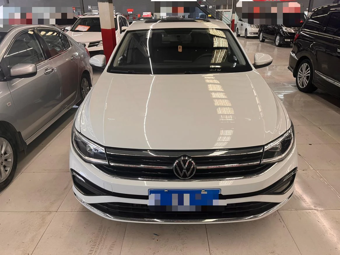 Volkswagen Bora 200TSI DSG Travel Edition - exterior