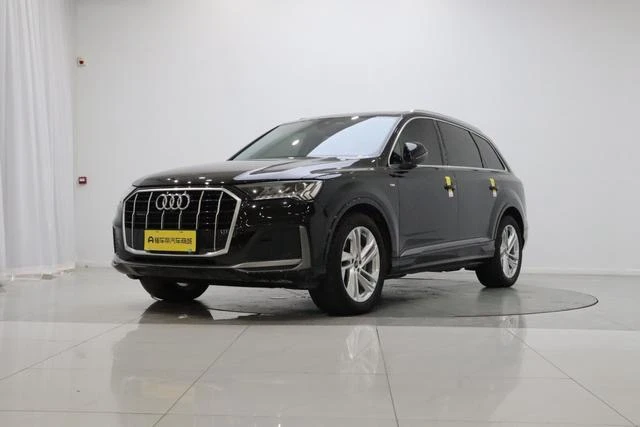 Audi Q7 45 TFSI Sport Trim