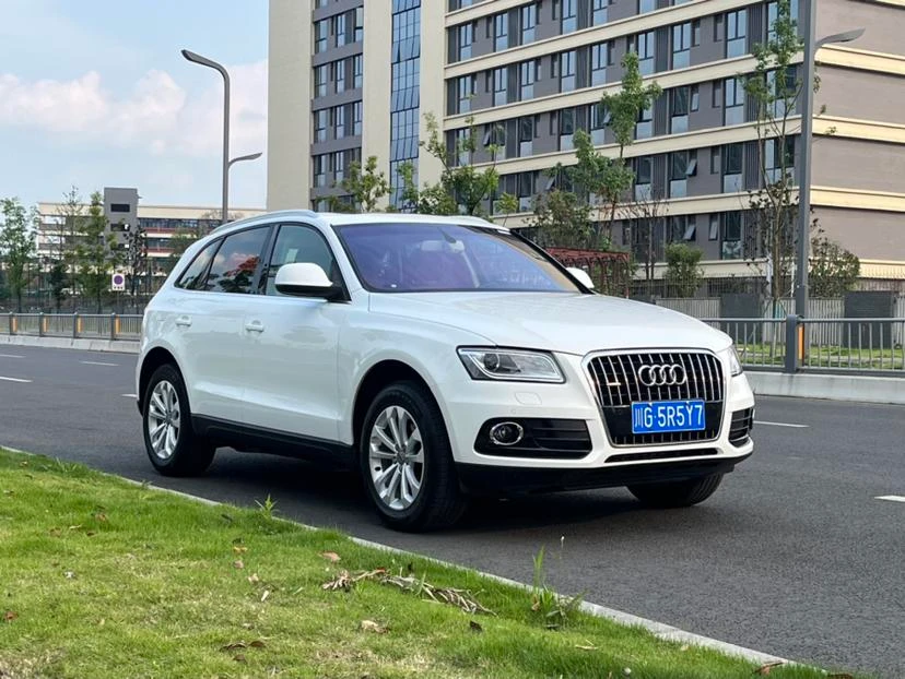 Audi Q5 40 TFSI - exterior