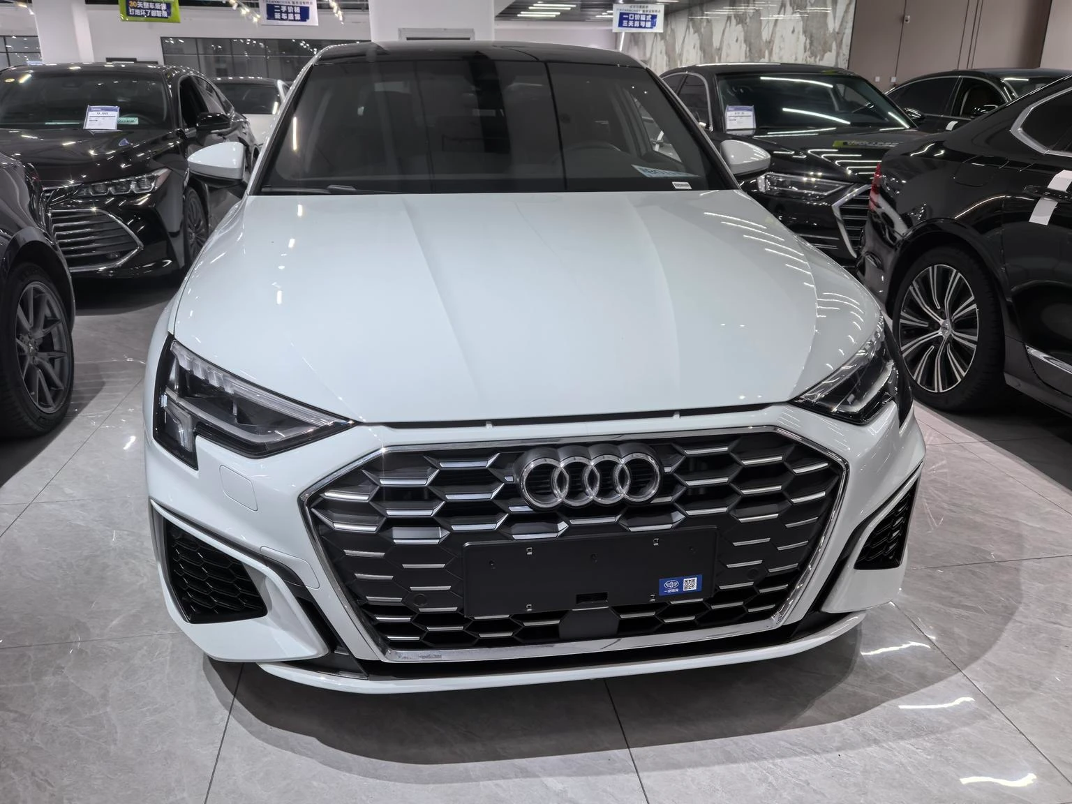 Audi A3L Limousine 35 TFSI Sport - exterior