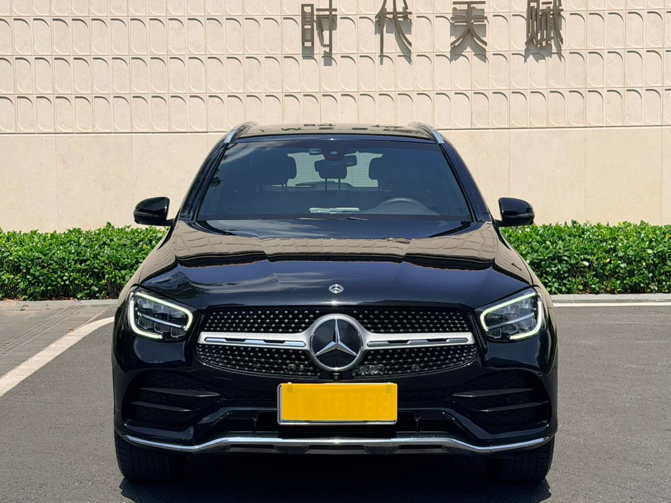 Mercedes-Benz GLC-Class GLC260 L 4MATIC Dynamic Edition - exterior