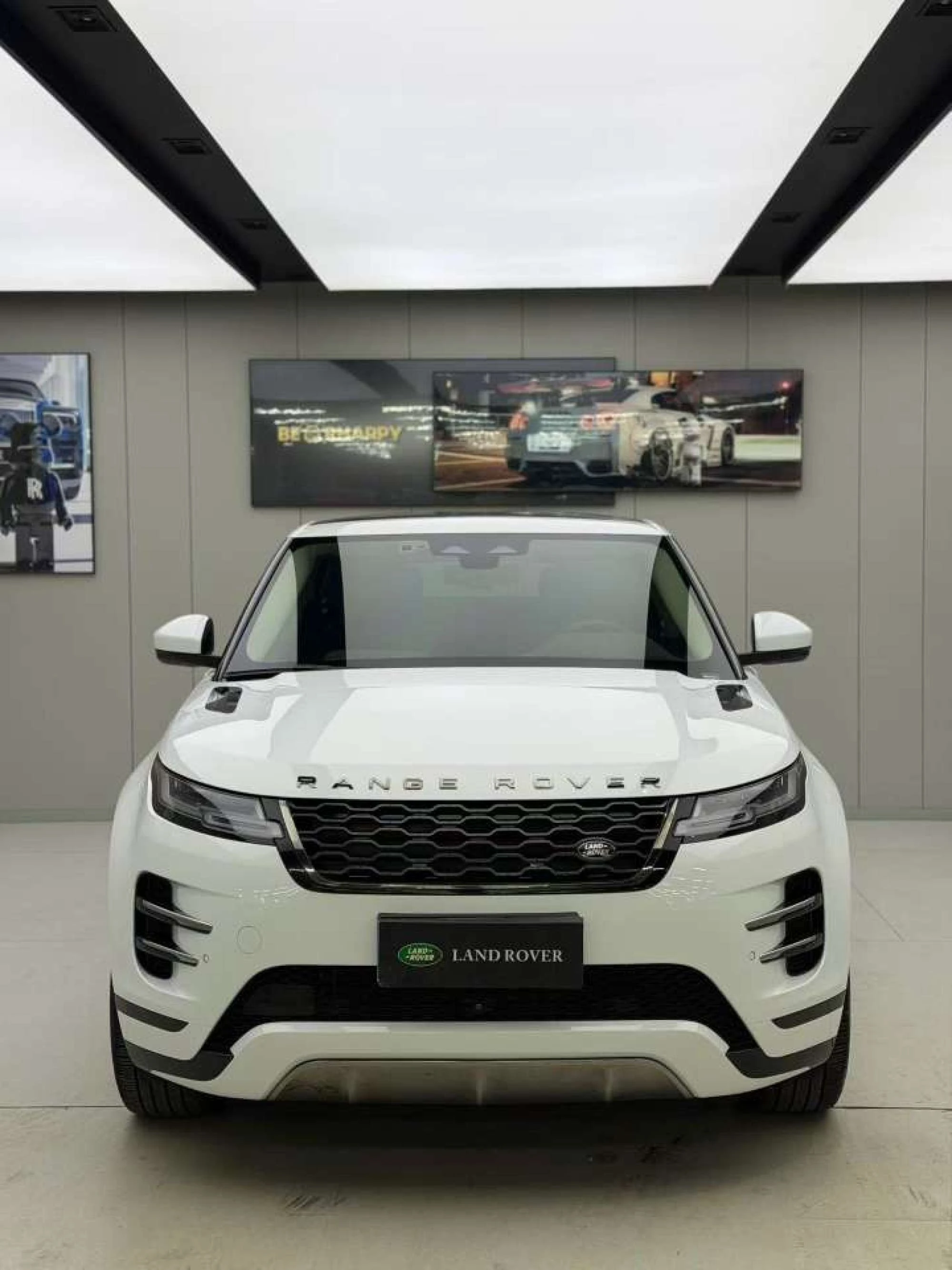 Land Rover Range Rover Evoque L 249PS R-Dynamic First Edition - exterior