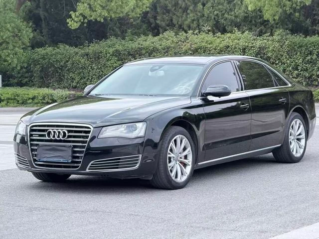 Audi A8L 50 TFSI Prestige Trim