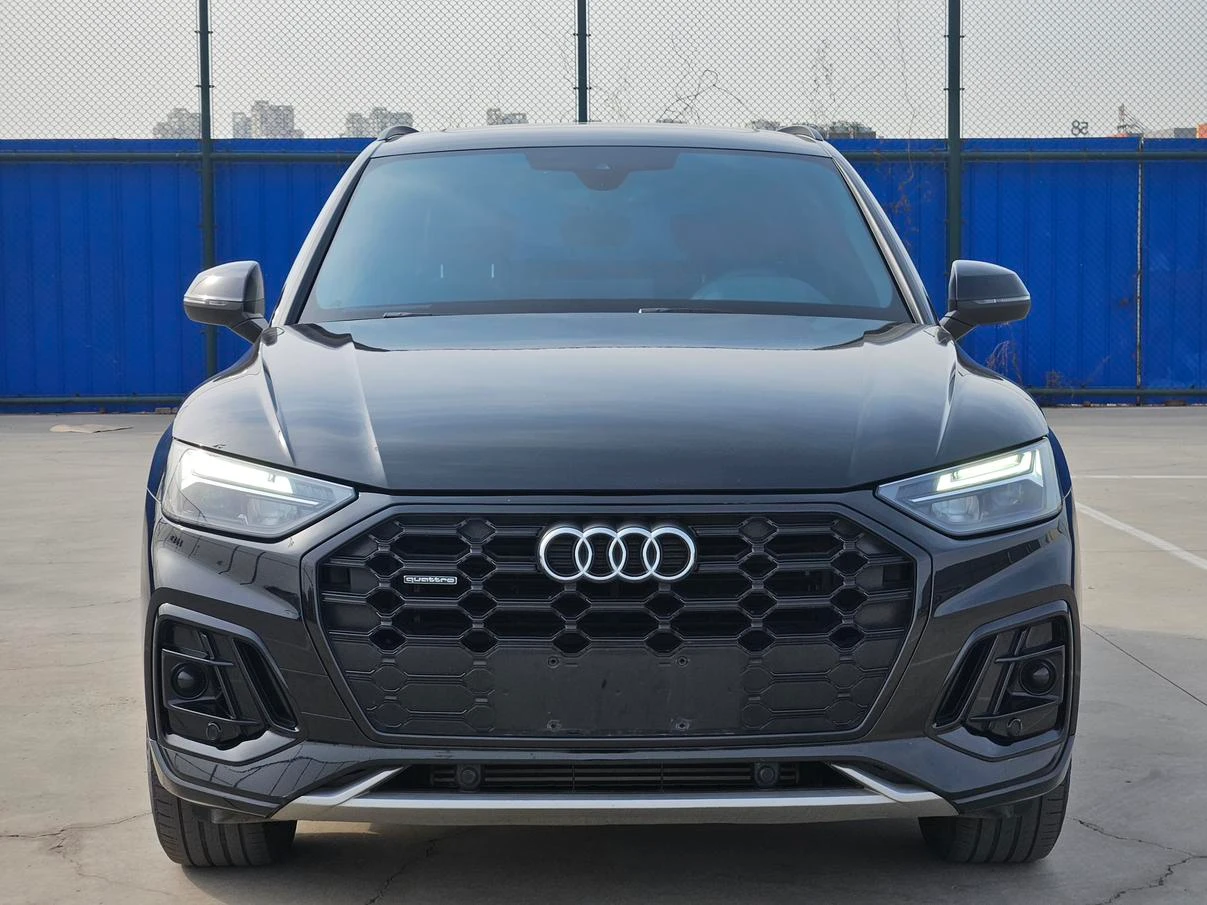 Audi Q5L 40 TFSI Luxury Sport