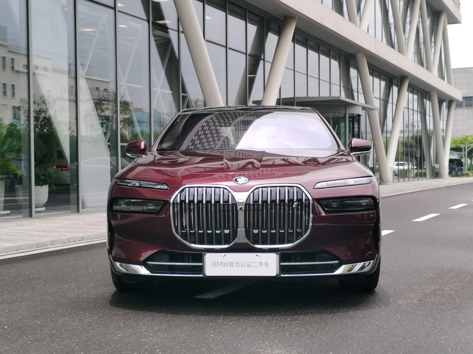 BMW i7 xDrive60L Luxury Package - exterior