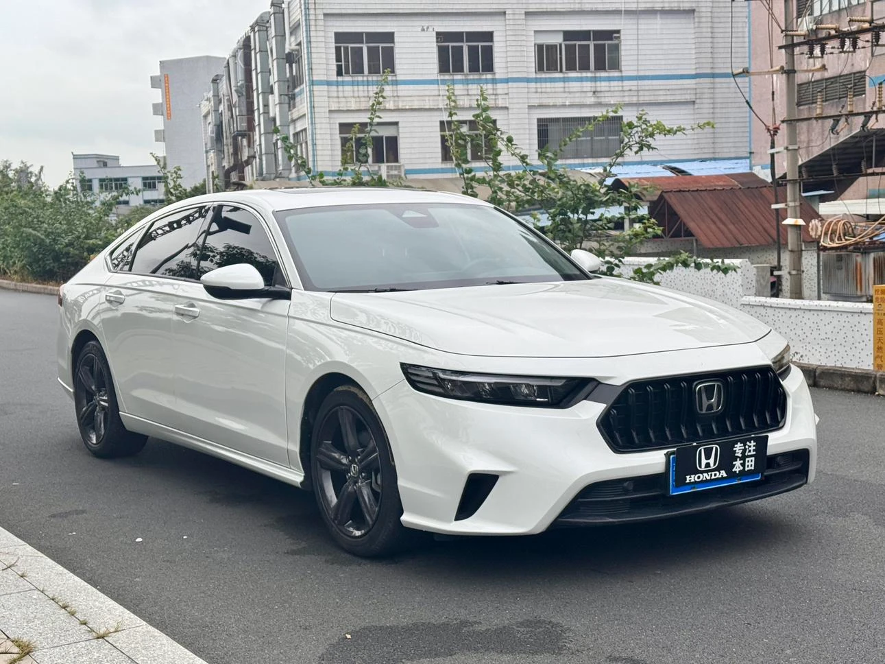Honda Inspire 260TURBO Refined Edition - exterior