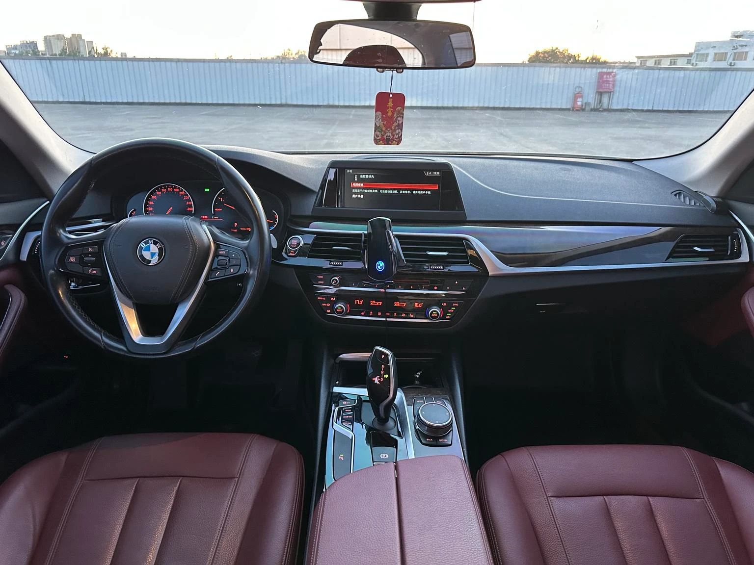 BMW 528 Li - interior