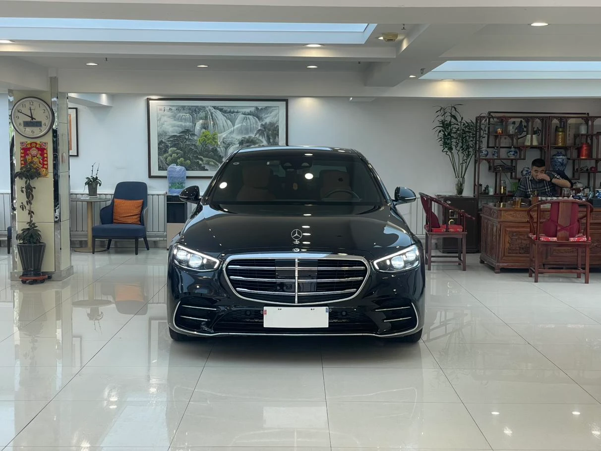 Mercedes-Benz S-Class  400 L Business Edition - exterior