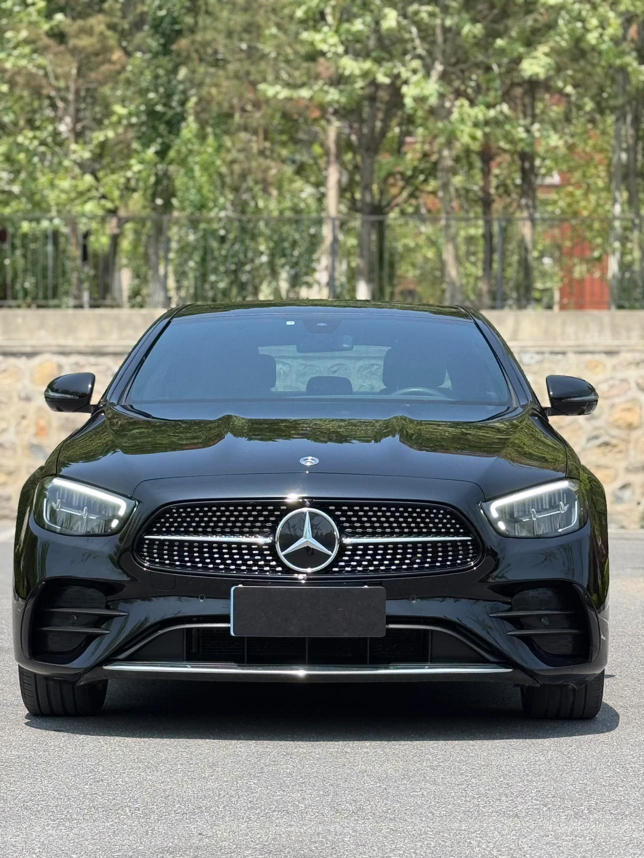 Mercedes-Benz E-Class  300 L Stylish Edition Sport Sedan - exterior