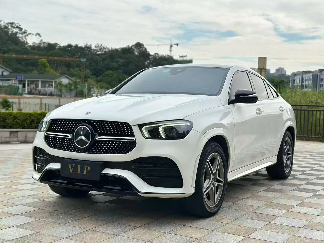 Mercedes-Benz GLE-class Coupe E 450 4MATIC Coupe SUV Stylish Edition - exterior