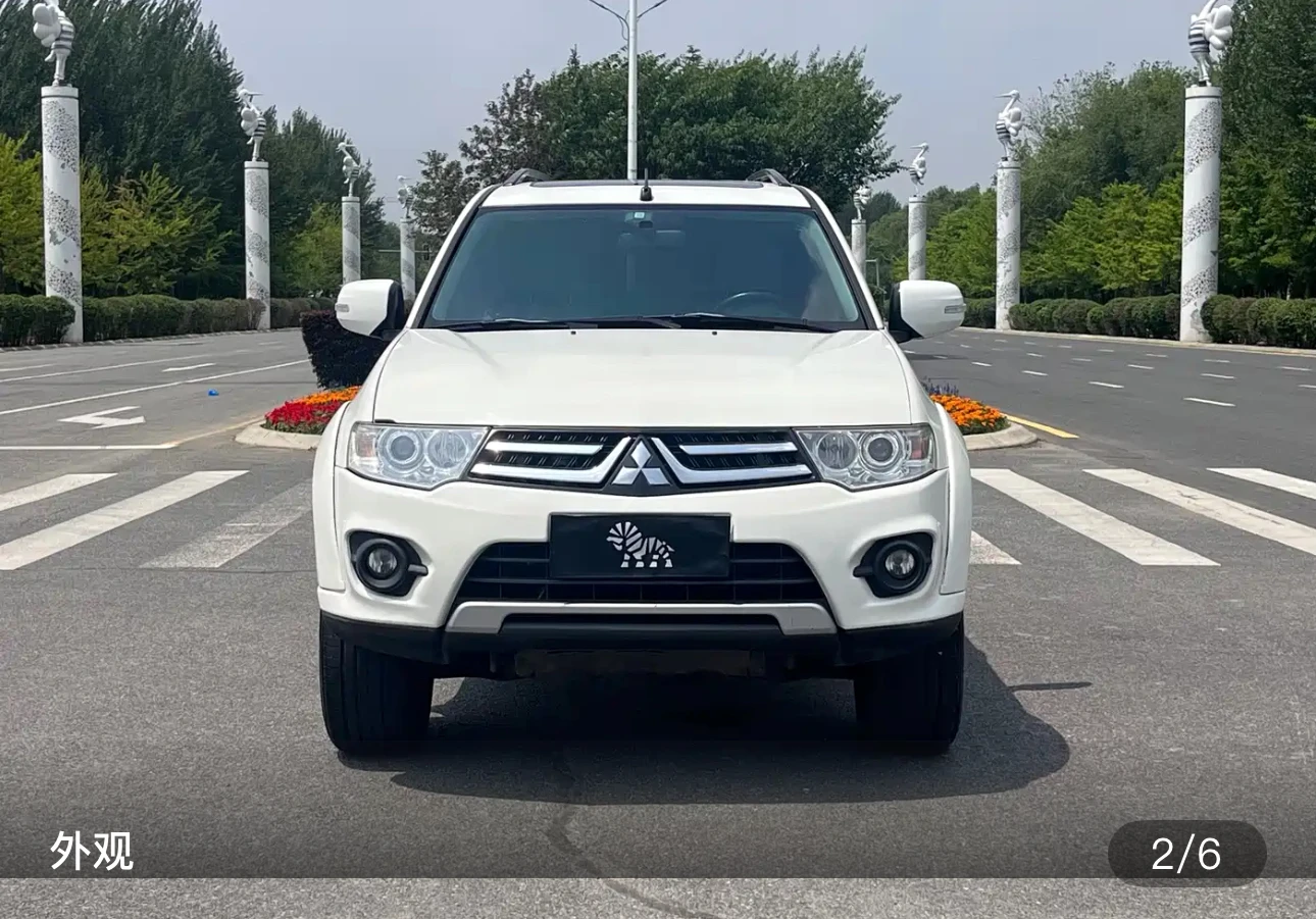 Mitsubishi Pajero Sport 2WD Luxury Edition - exterior