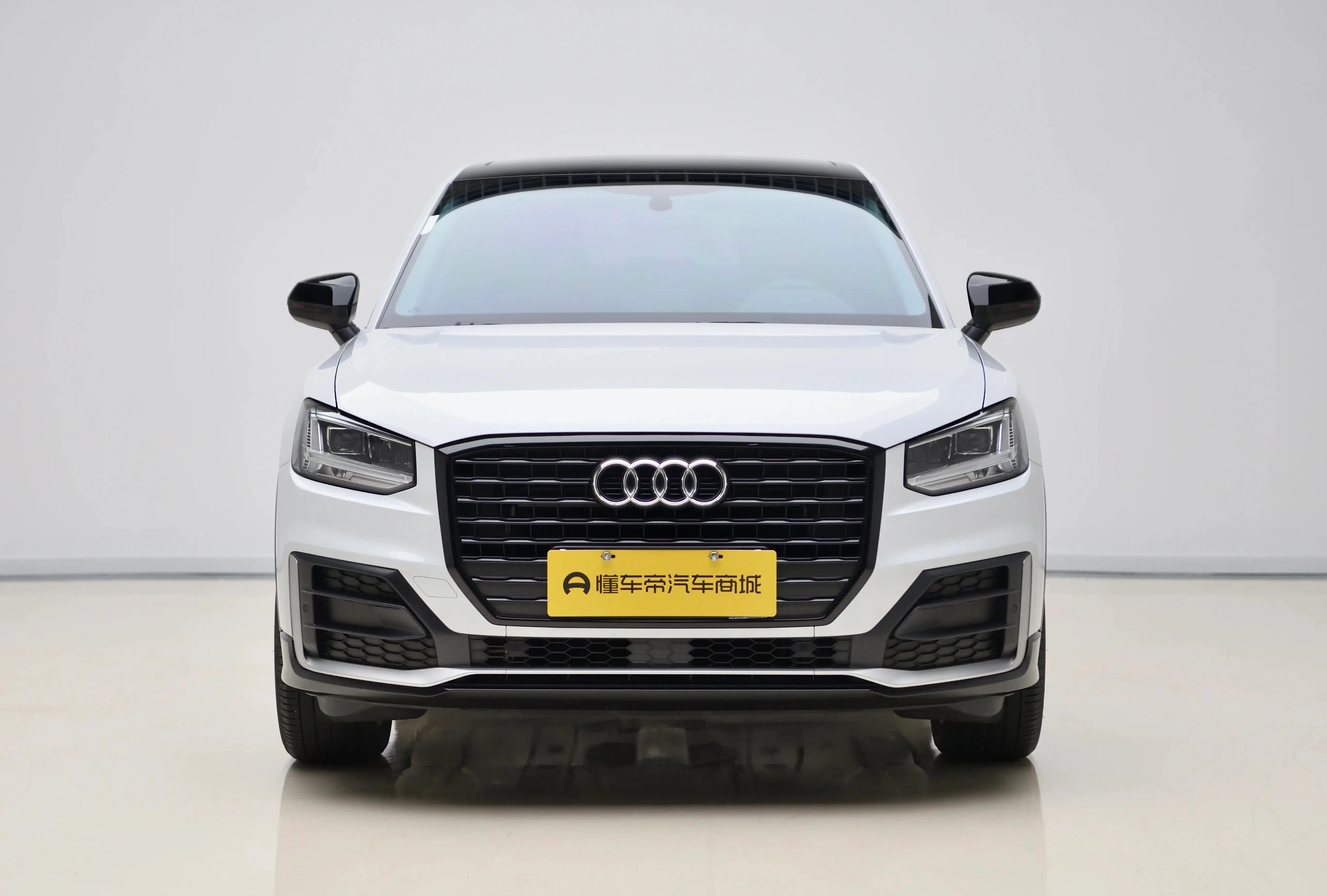 Audi Q2L 35TFSI Progressive Dynamic - exterior
