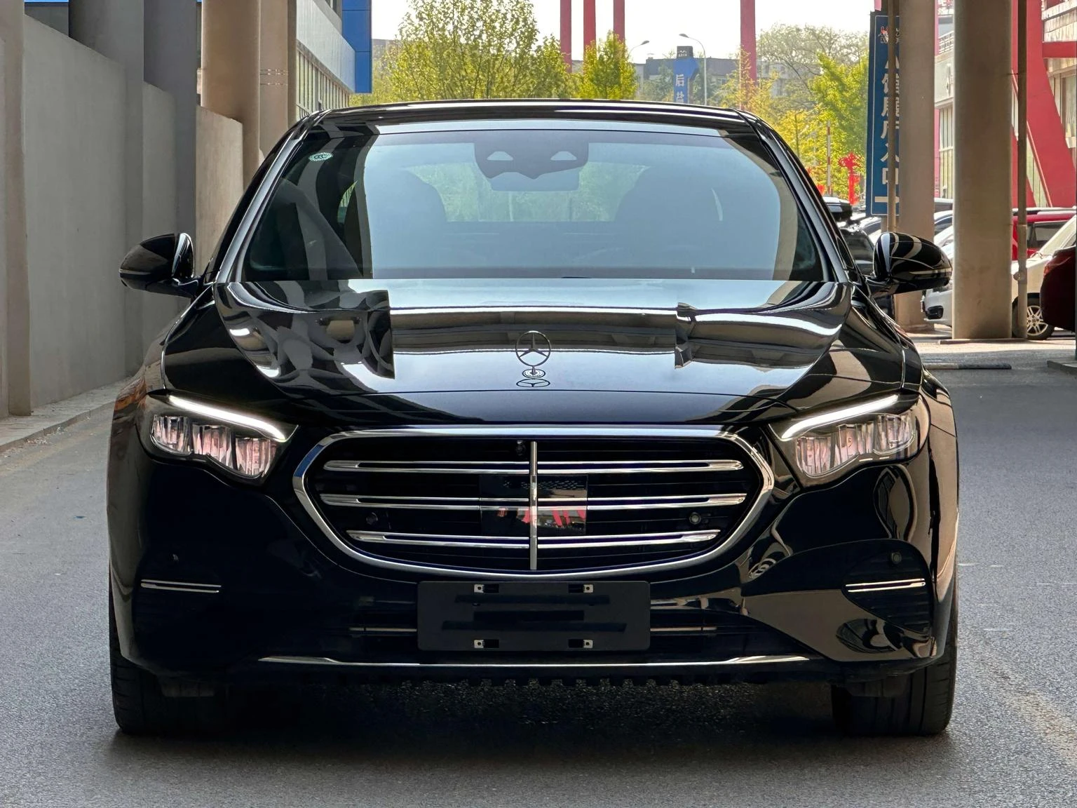 Mercedes-Benz E-Class E350e L PHEV  - exterior