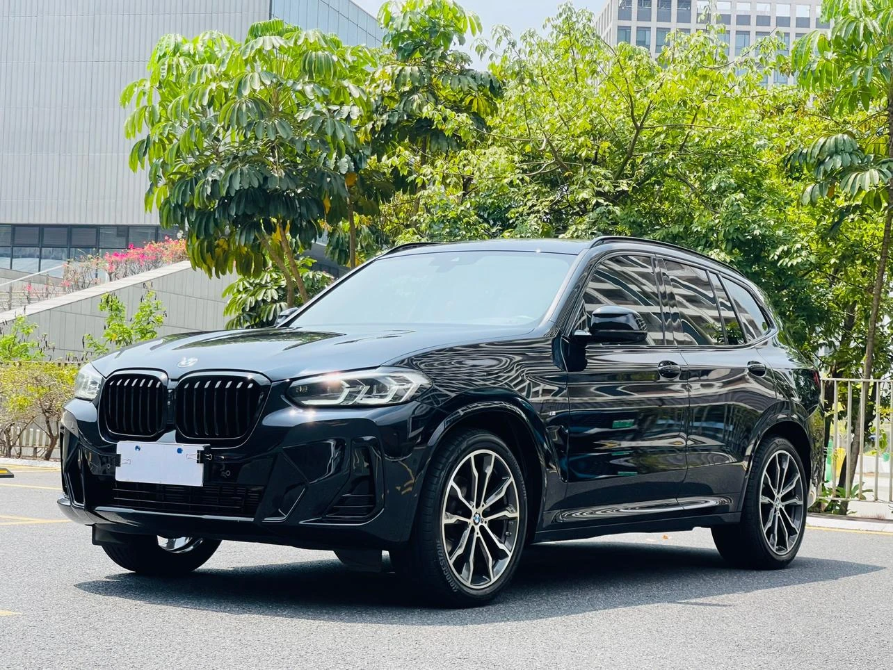 BMW X3 xDrive30i Leading M Shadow Package