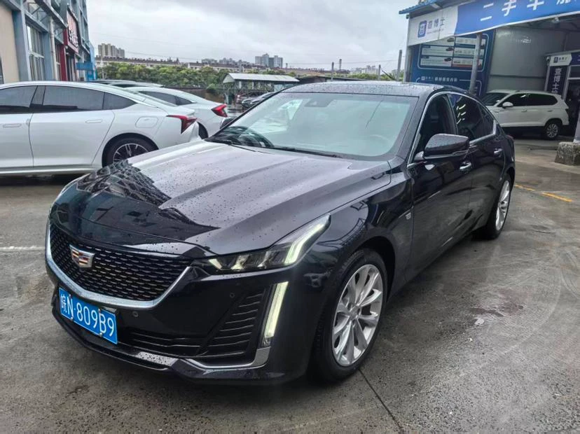 Cadillac CT5 28T Fashion