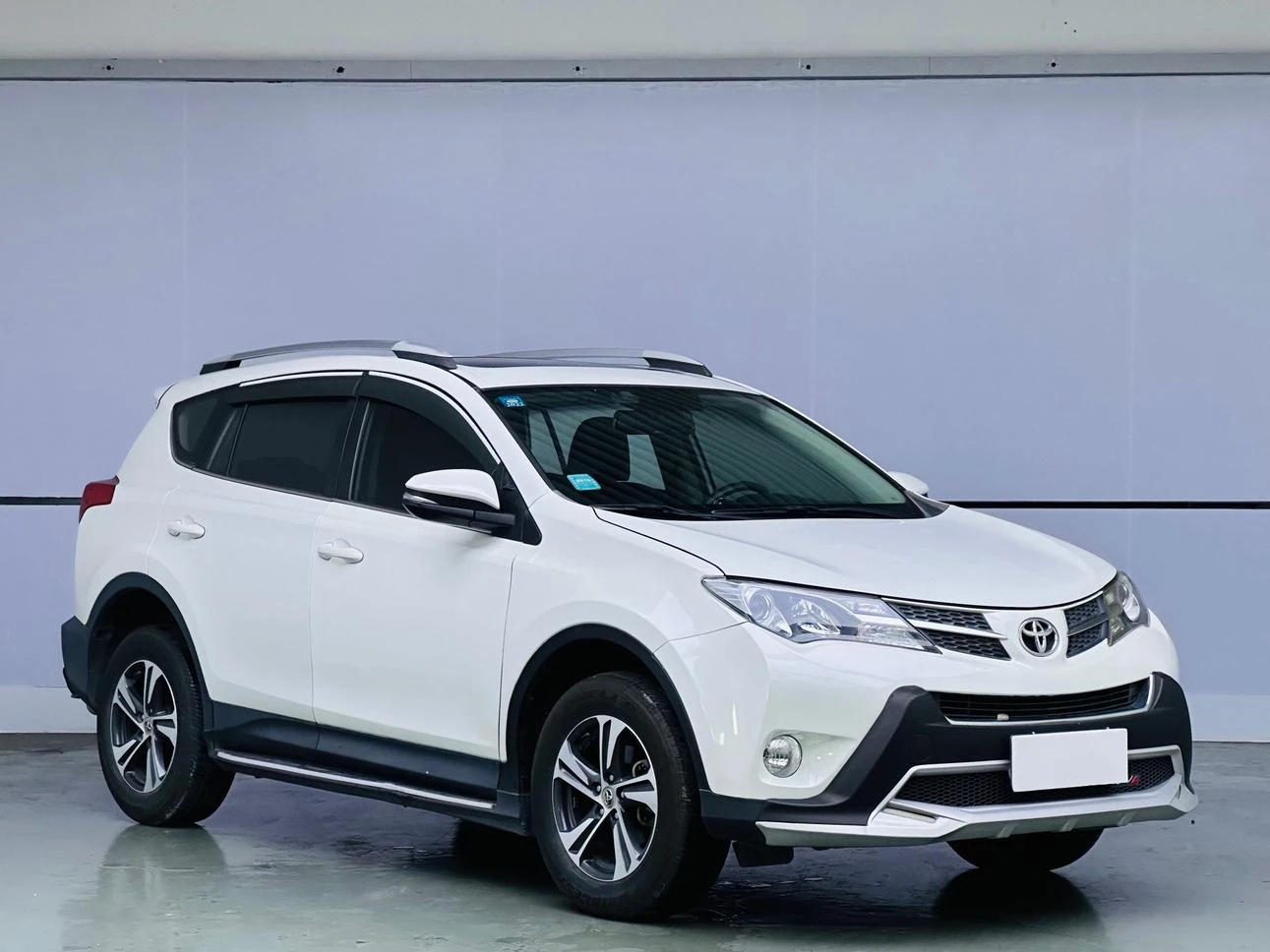 Toyota RAV4 2.0L 2WD (Fashion Trim) - exterior