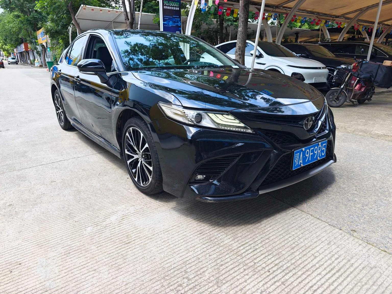 Toyota Camry - exterior