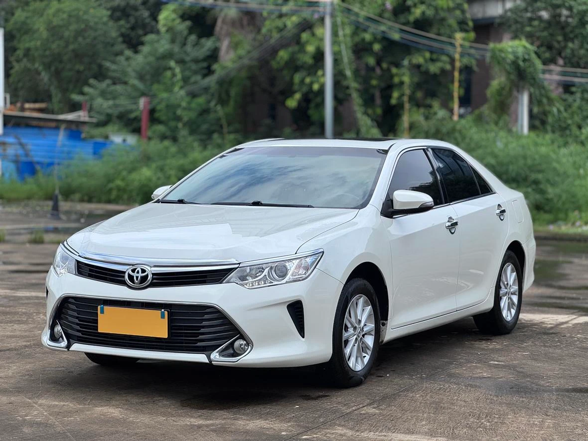 Toyota Camry 2.0G 10th Anniversary (Leading Trim)