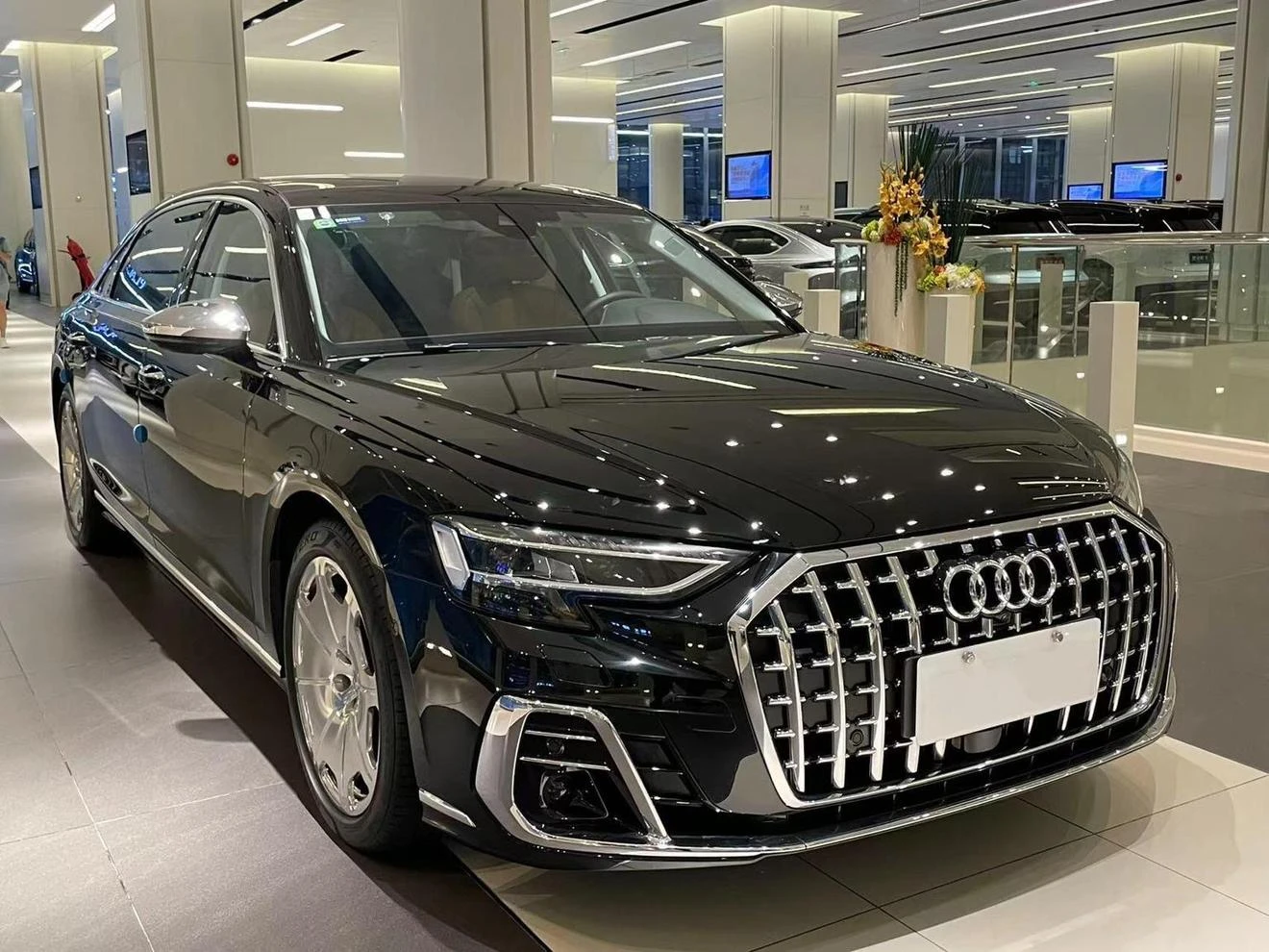 Audi A8L Horch Founder Edition (Classic Trim)