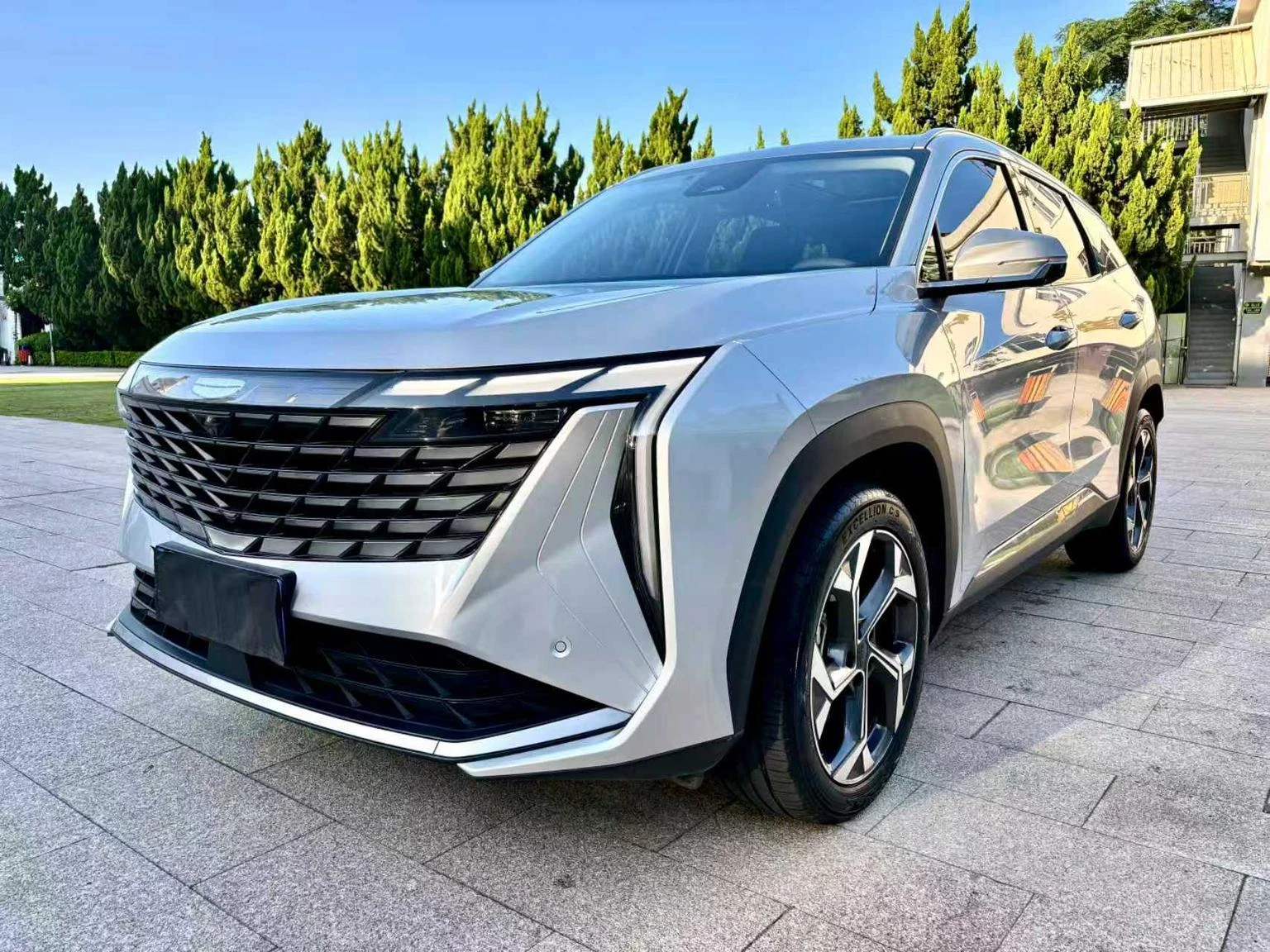 Geely Boyue L 1.5TD DCT Luxury Edition