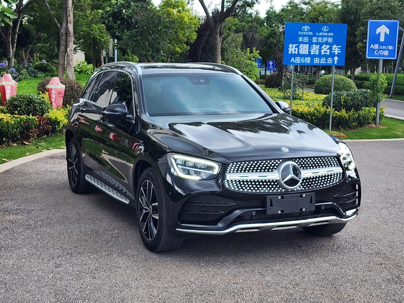 Mercedes-Benz GLC 300 L 4MATIC Dynamic - exterior