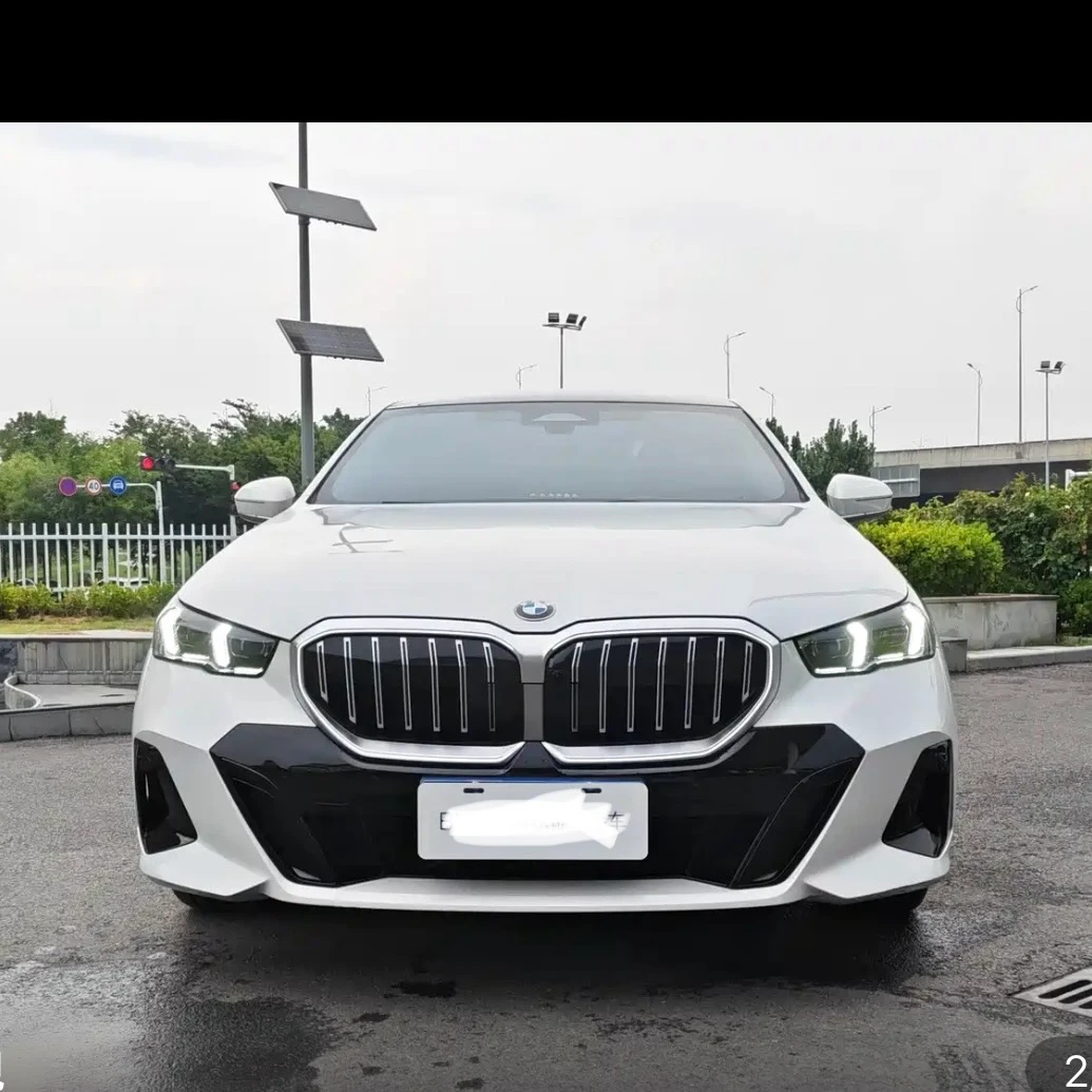 BMW 5 Series 530L Leading - exterior