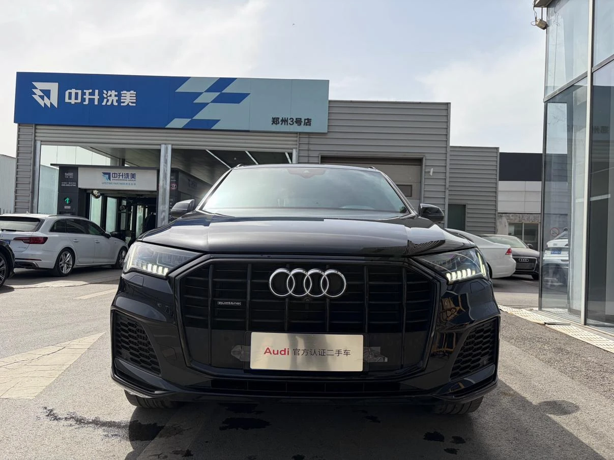 Audi Q7 55 TFSI Sport Trim - exterior