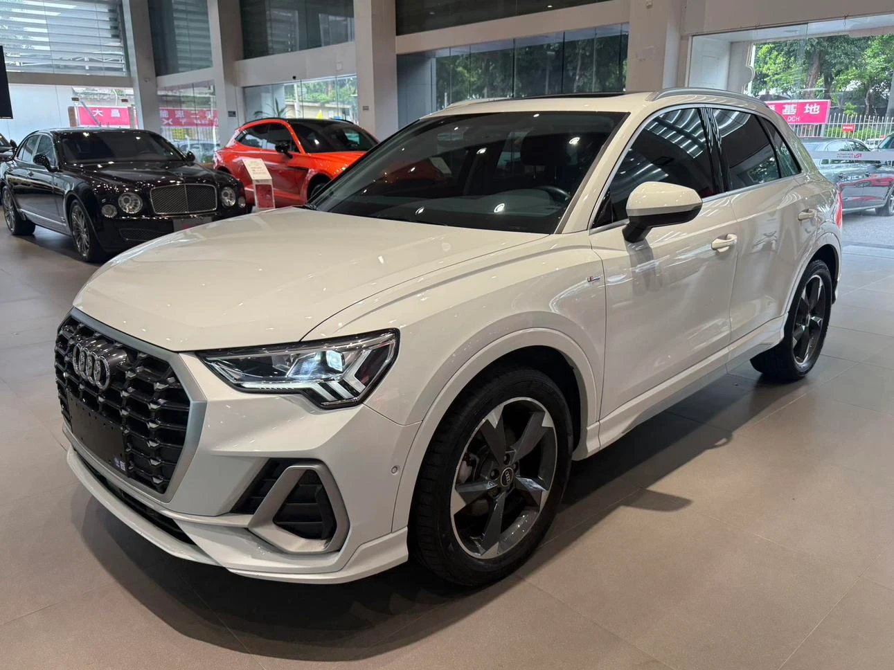 Audi Q3 35 TFSI Fashion Dynamic - exterior