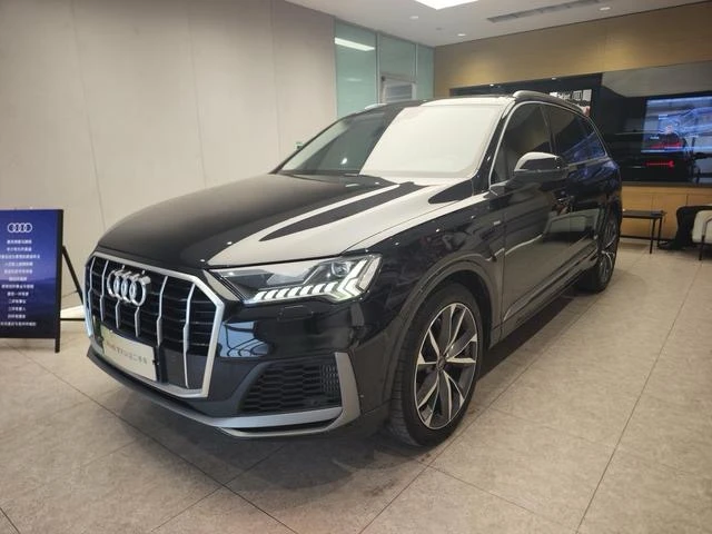 Audi Q7 55 TFSI Sport Trim
