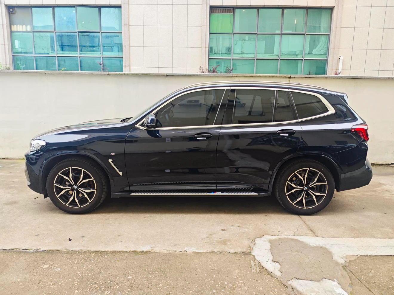 BMW X3 xDrive25i M Sport Package - exterior