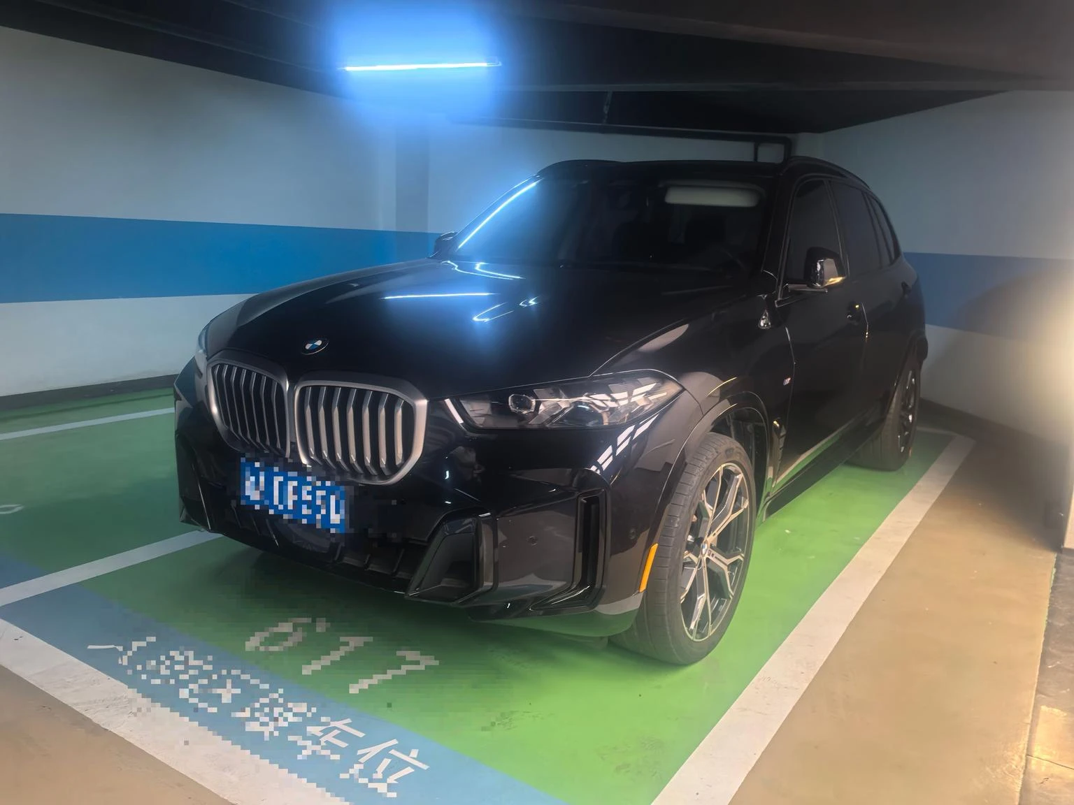 BMW X5 xDrive30Li Luxury M Sport Shadow Edition