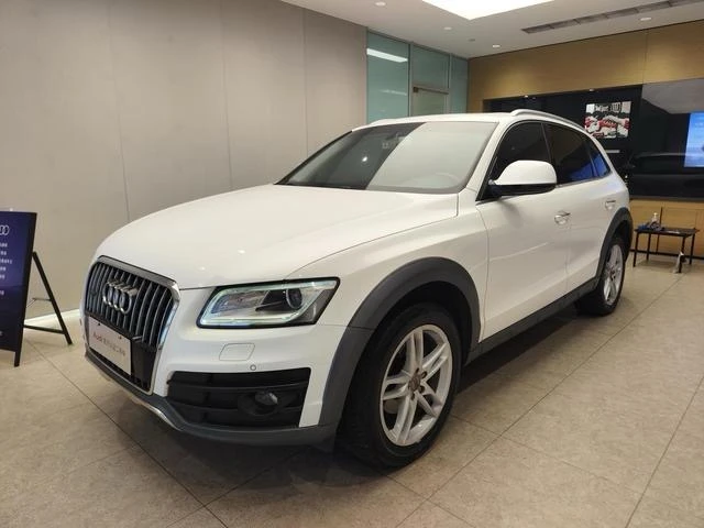 Audi Q5 Plus 40TFSI Technology