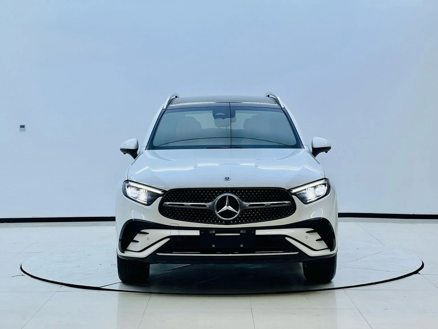 Mercedes-Benz GLC-Class GLC260 L 4MATIC Luxury - exterior
