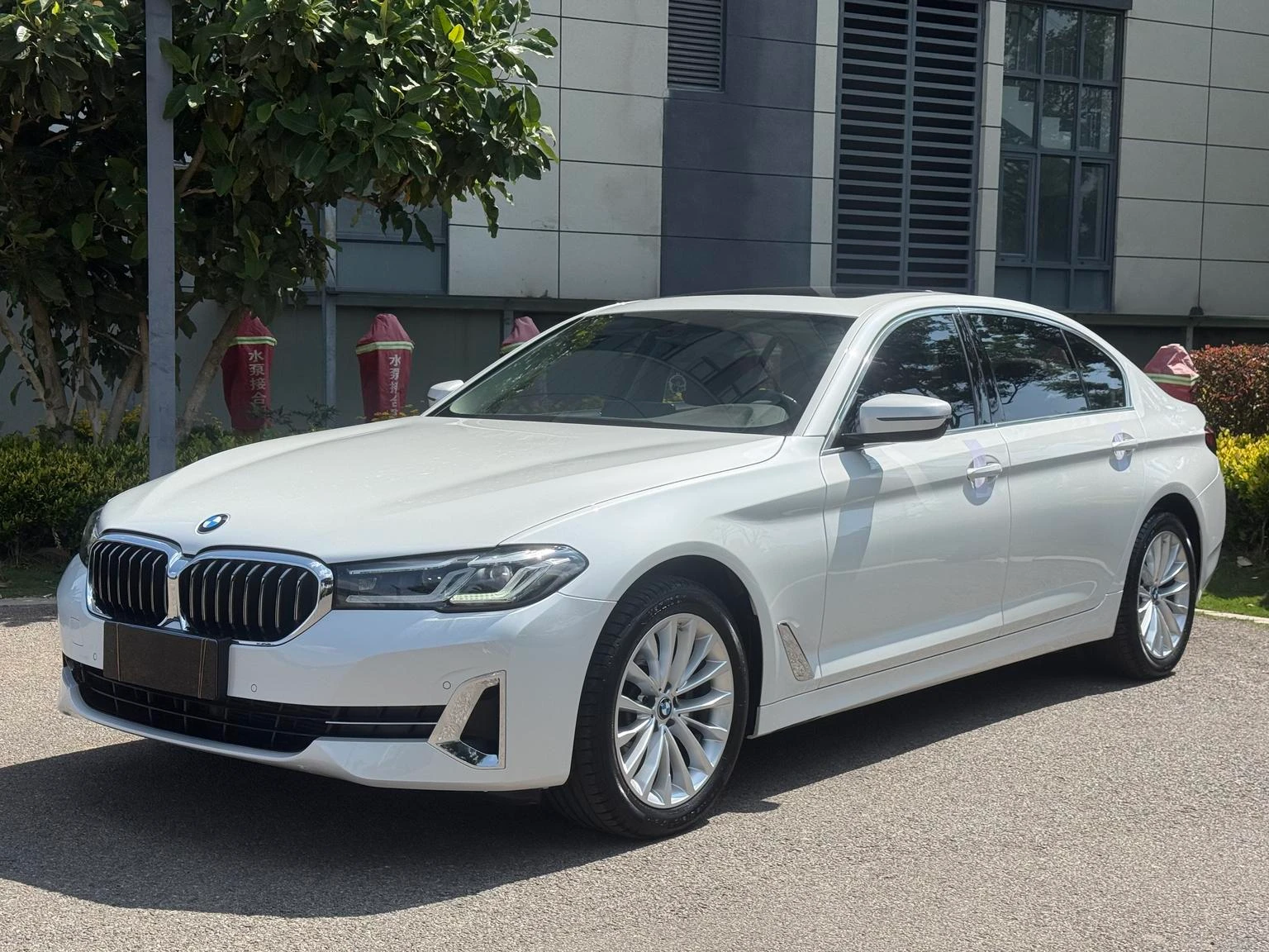 BMW 5 Series 525Li Luxury Package