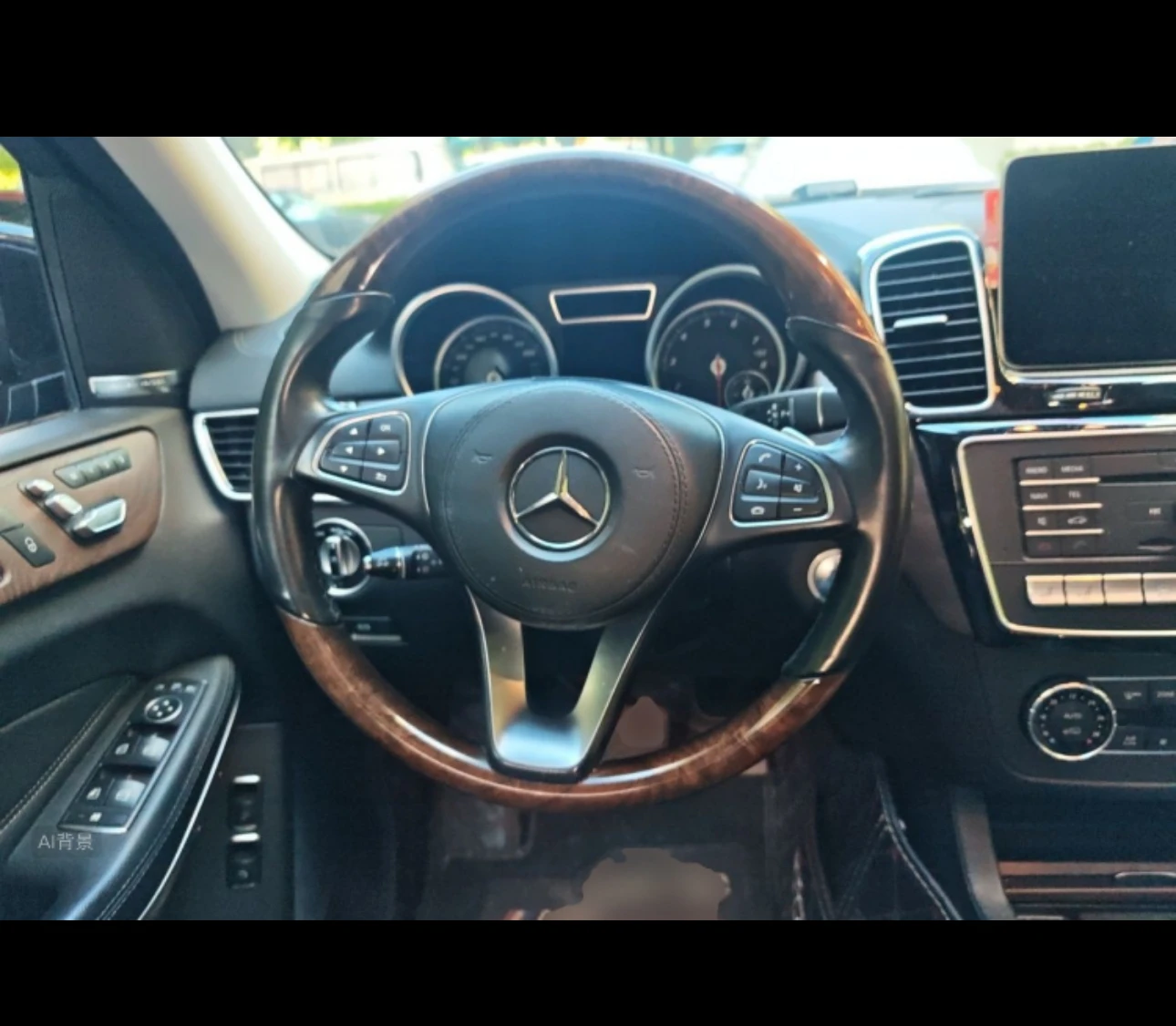 Mercedes-Benz GLS500 4MATIC - interior