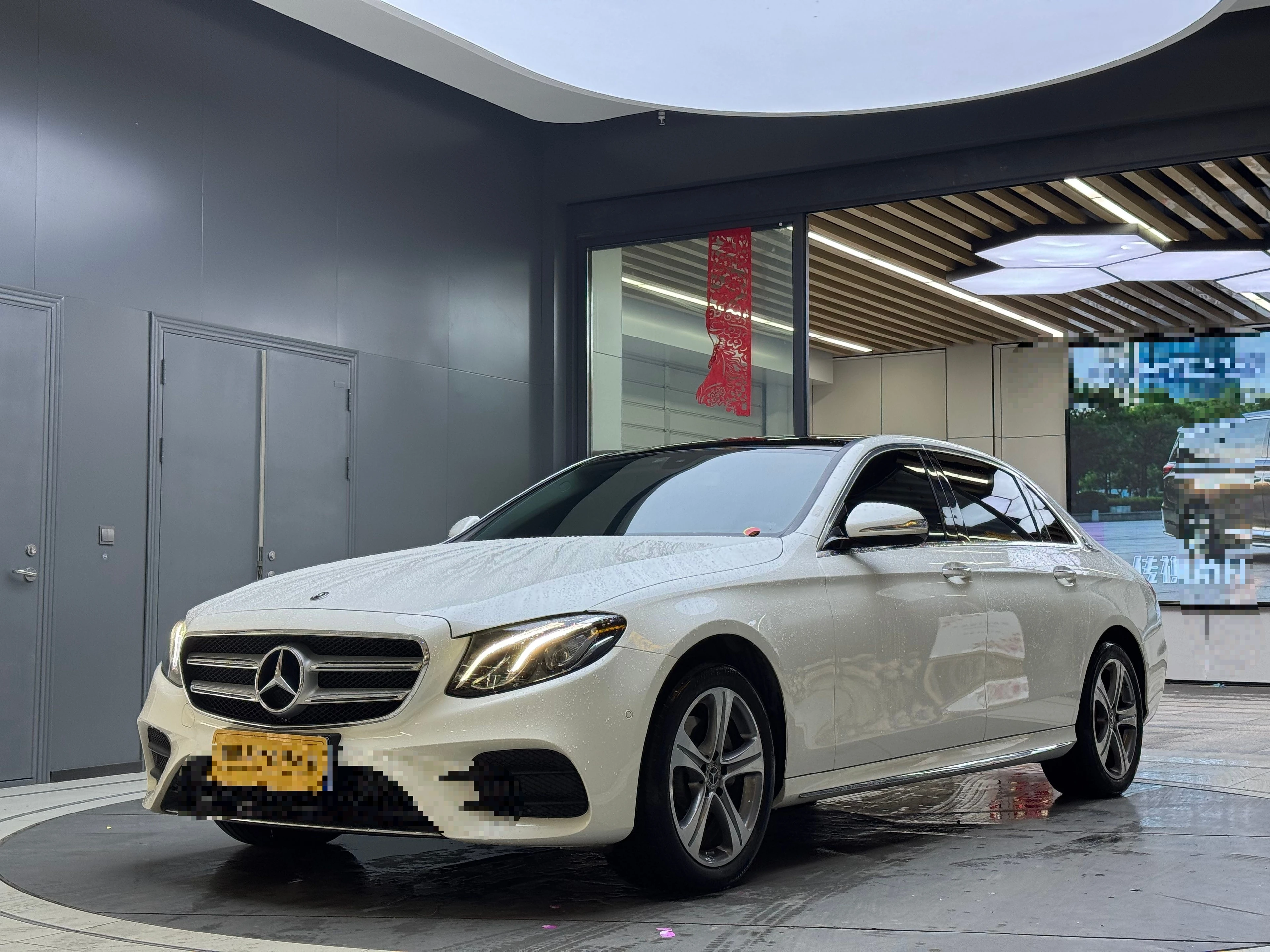 Mercedes-Benz E260L Sport Edition - exterior