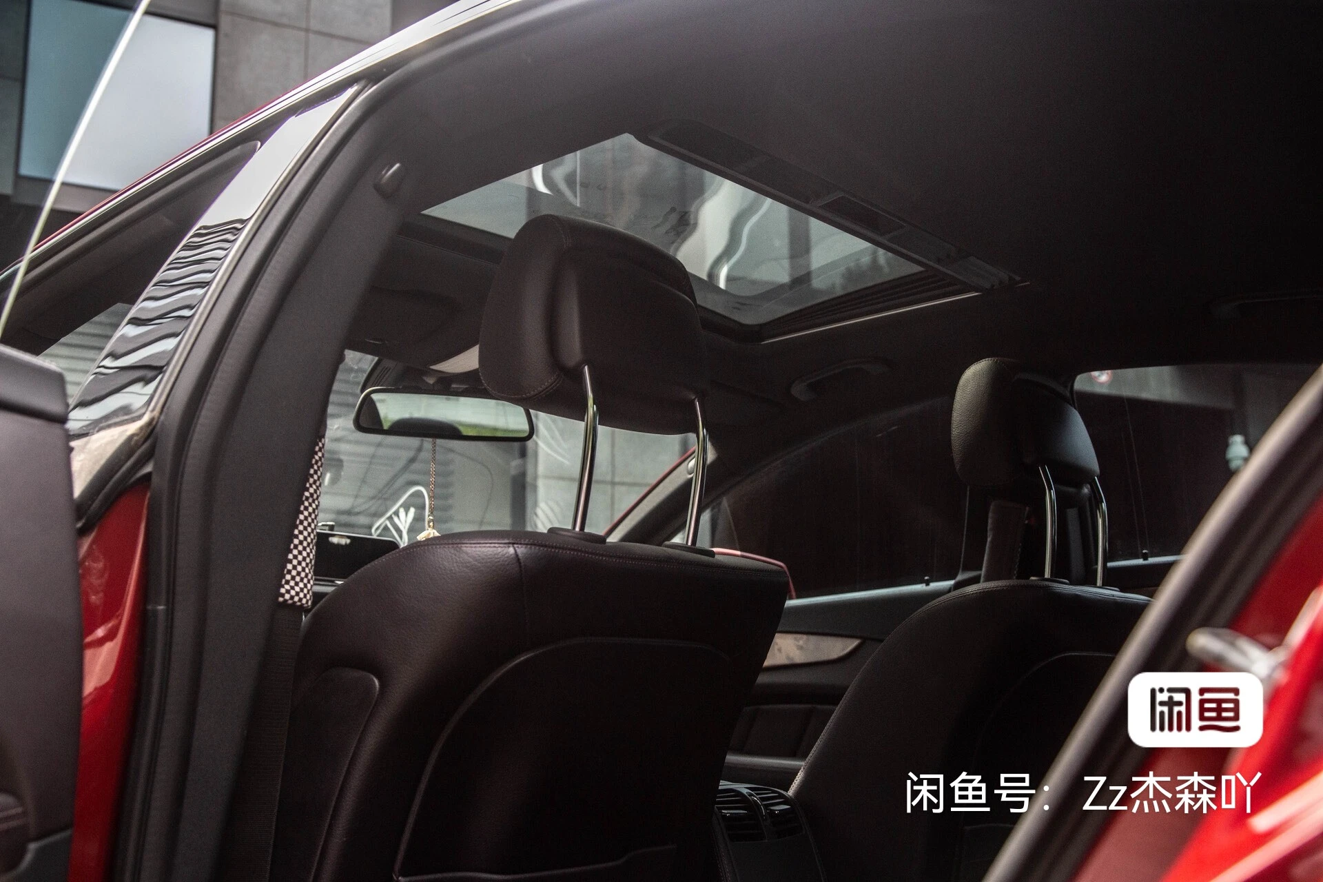 Mercedes-Benz GLS300  - interior