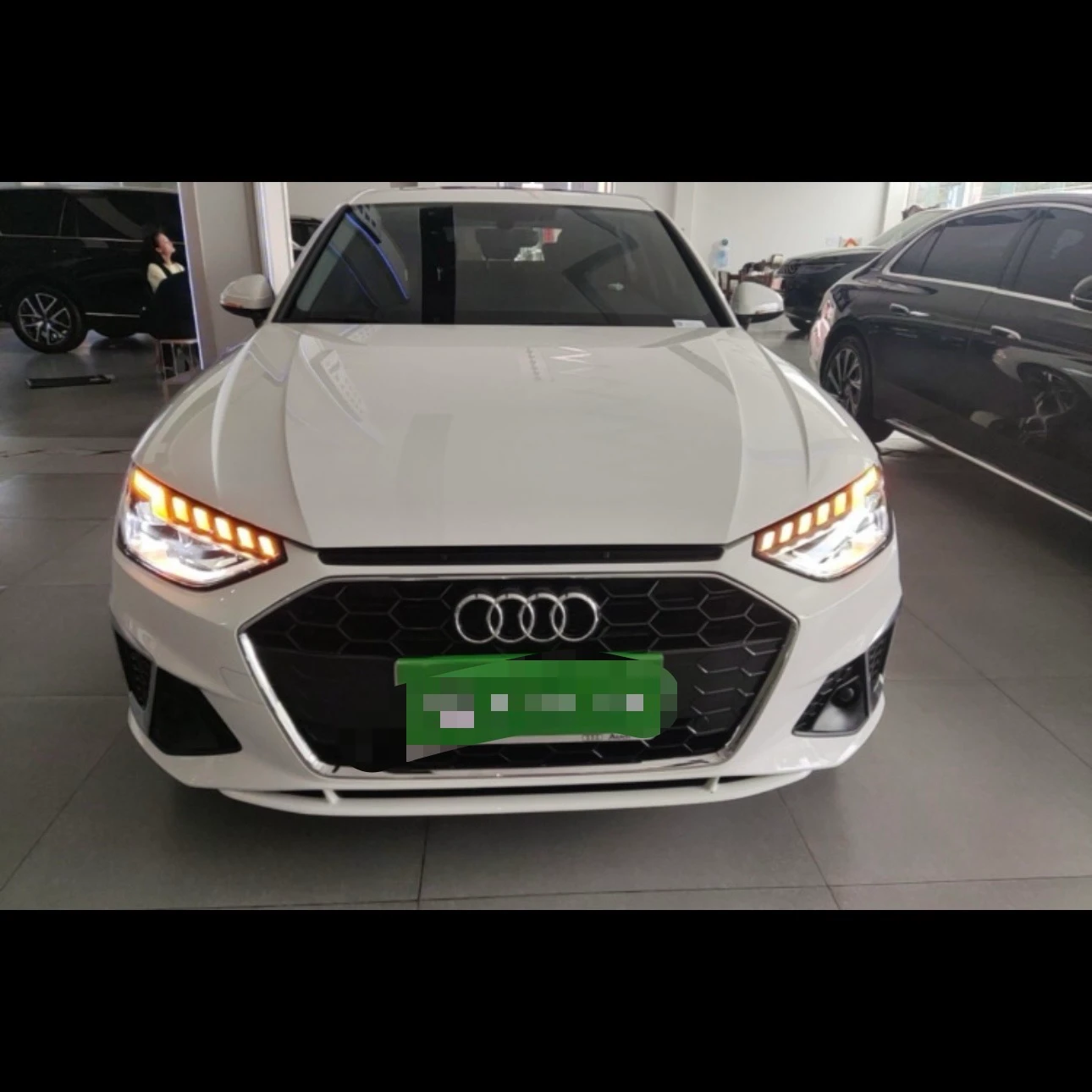 Audi A4L Fashion Dynamic 40 - exterior