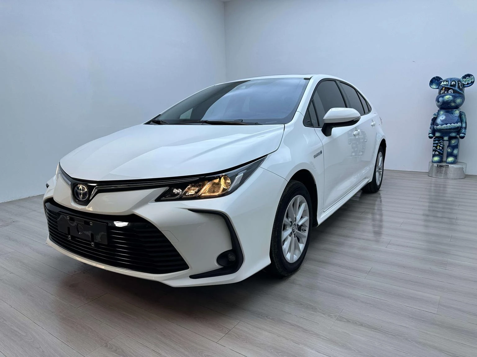 Toyota Corolla Twin Engine 1.8L E-CVT Elite Edition