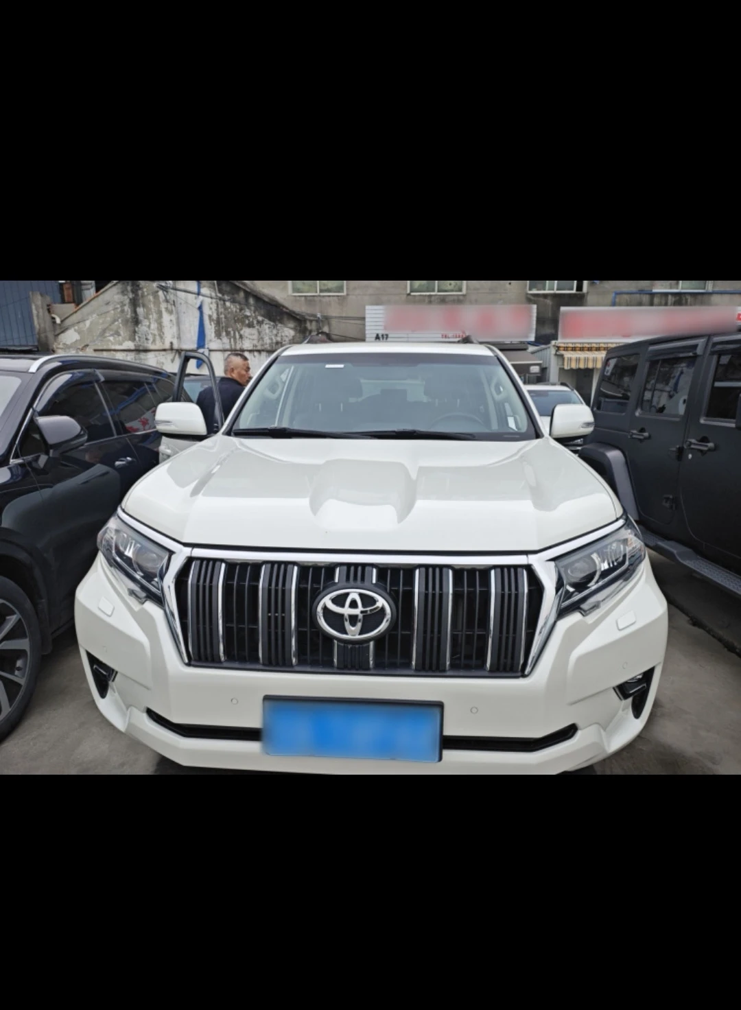 Toyota Prado - exterior