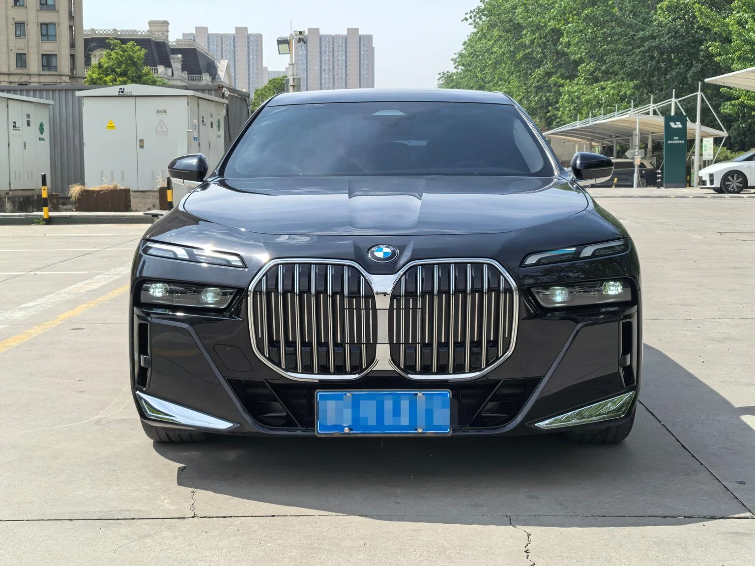 BMW 7 Series 735Li M Sport Package - exterior
