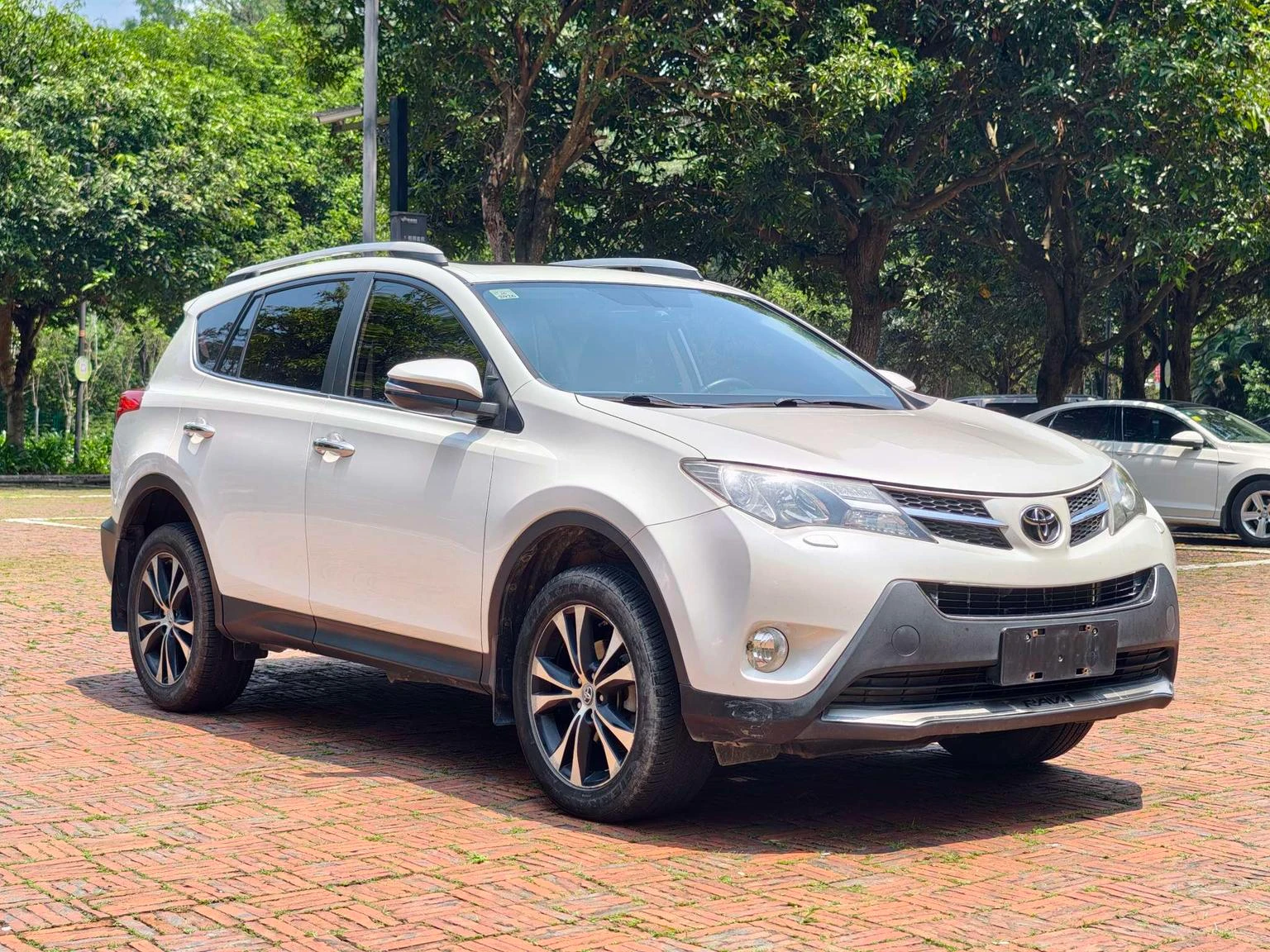 Toyota RAV4 4WD - exterior