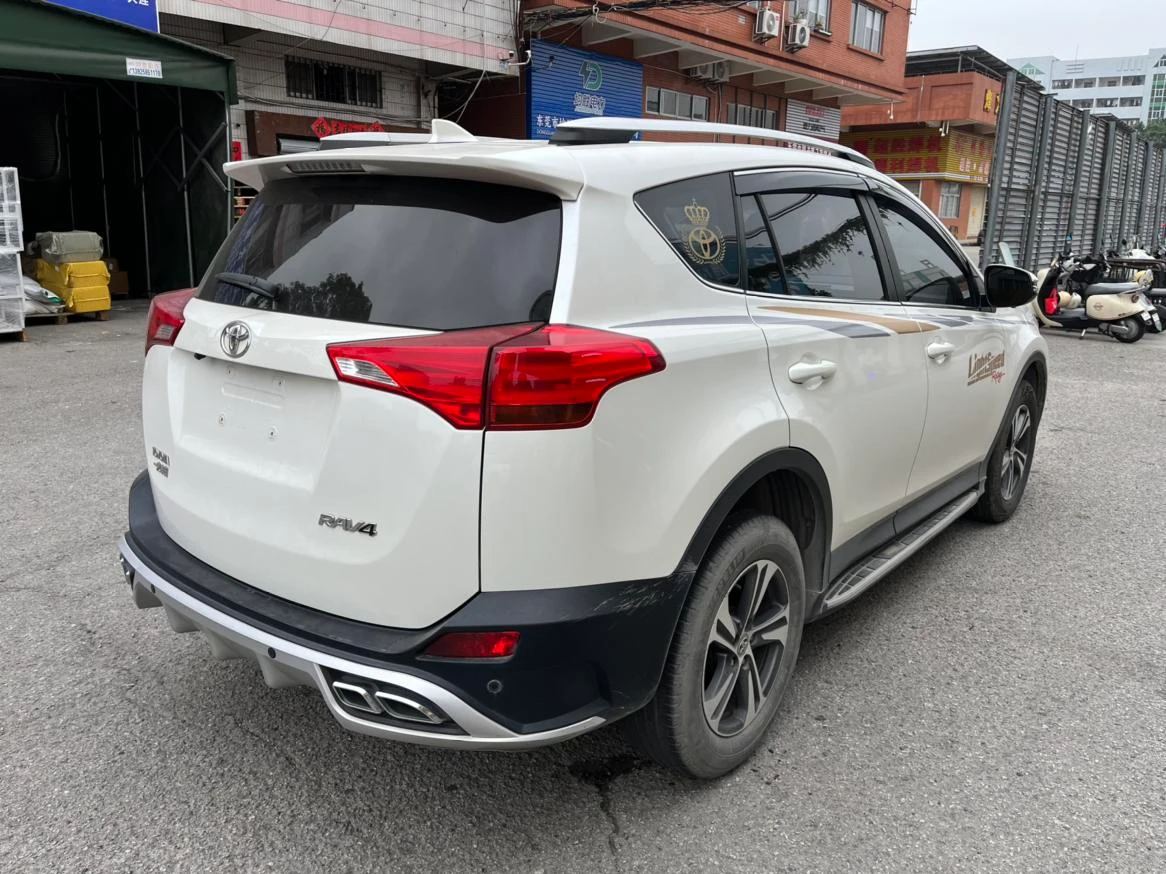 Toyota RAV4 CVT 2WD - exterior